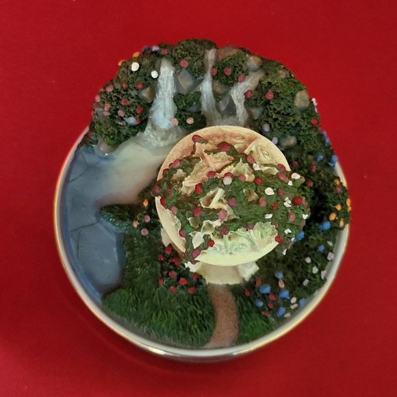 Thomas Kincade Peaceful Moments Hidden Arbor Musical Box Plays Love Story 2004 - Picture 4 of 14